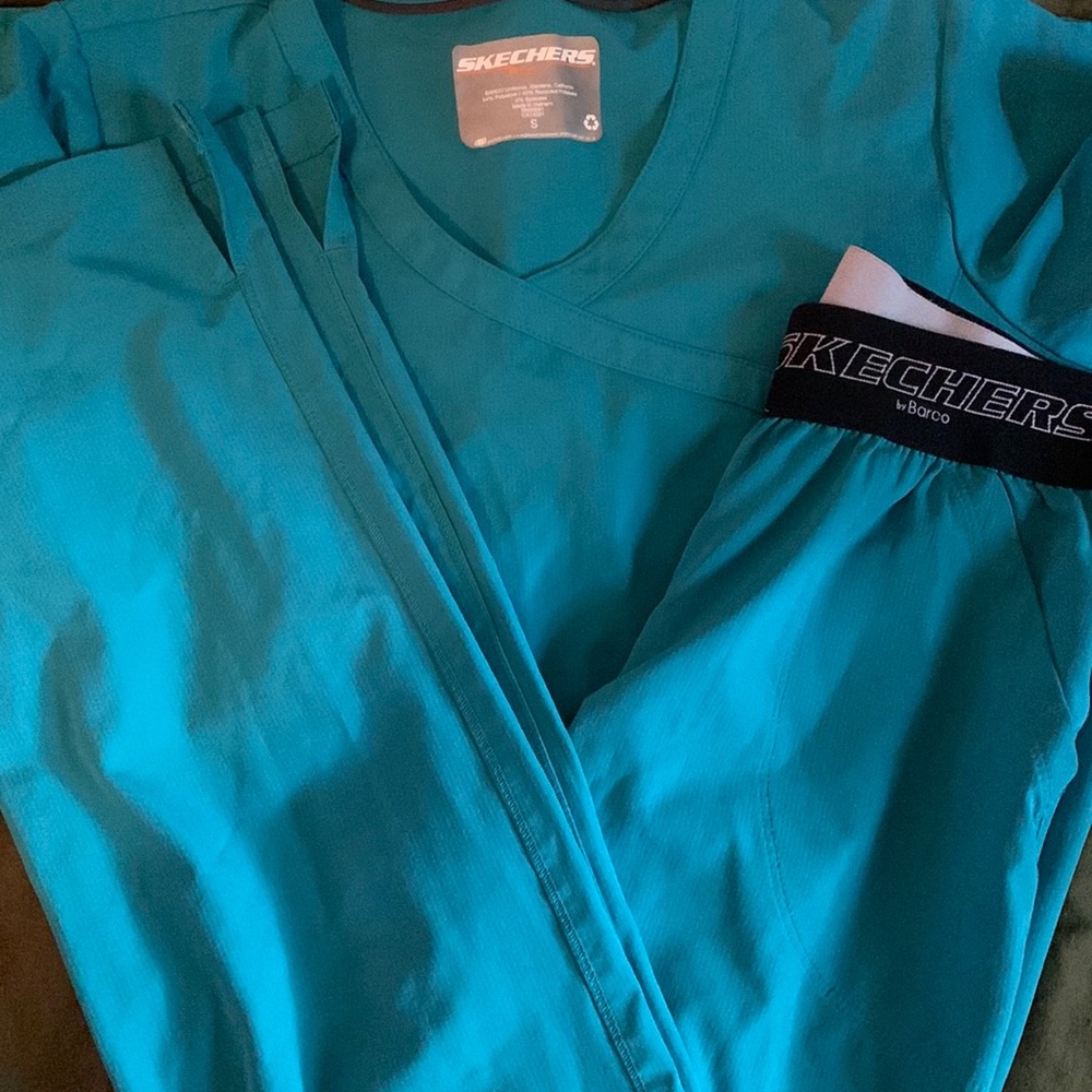 COPY - Skechers scrub set